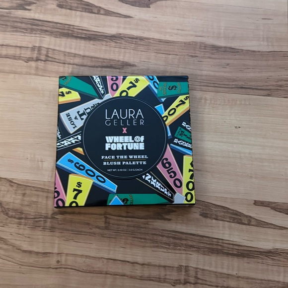 Laura Geller X Wheel of Fortune - Picture 2 of 3